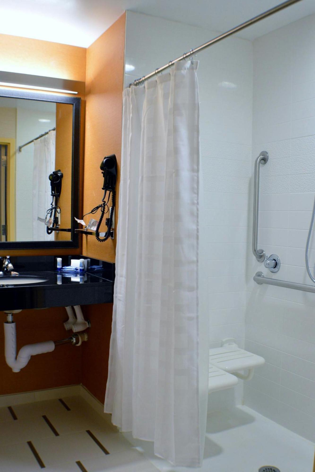 Fairfield Inn & Suites By Marriott Stafford Quantico Exterior photo